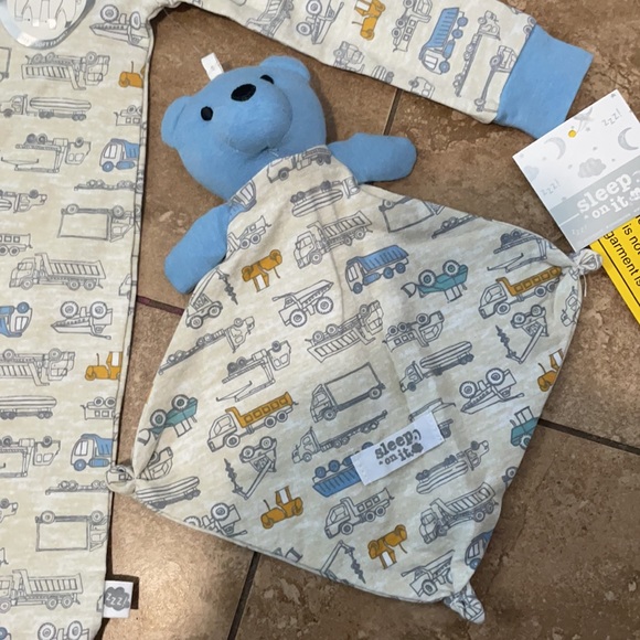 Pajamas 18 months w/Bear - Picture 2 of 3